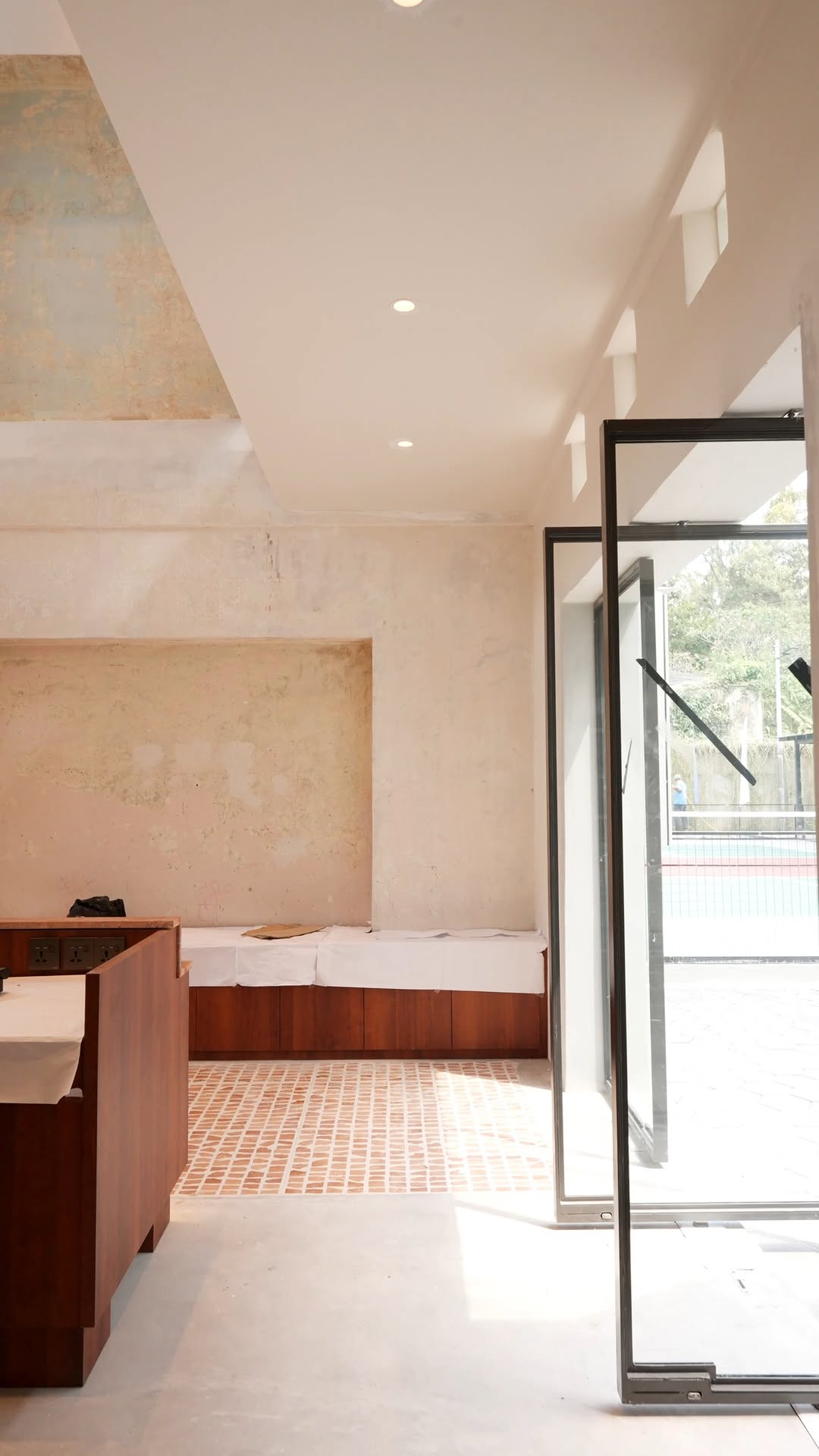 Hugh's Racquet Club on Instagram